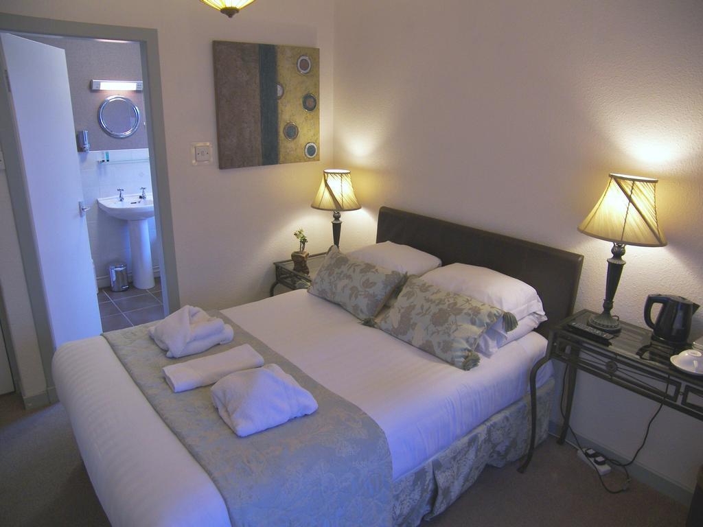 פיטלוצ'רי Rosemount Hotel חדר תמונה