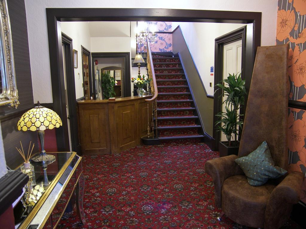 פיטלוצ'רי Rosemount Hotel מראה חיצוני תמונה